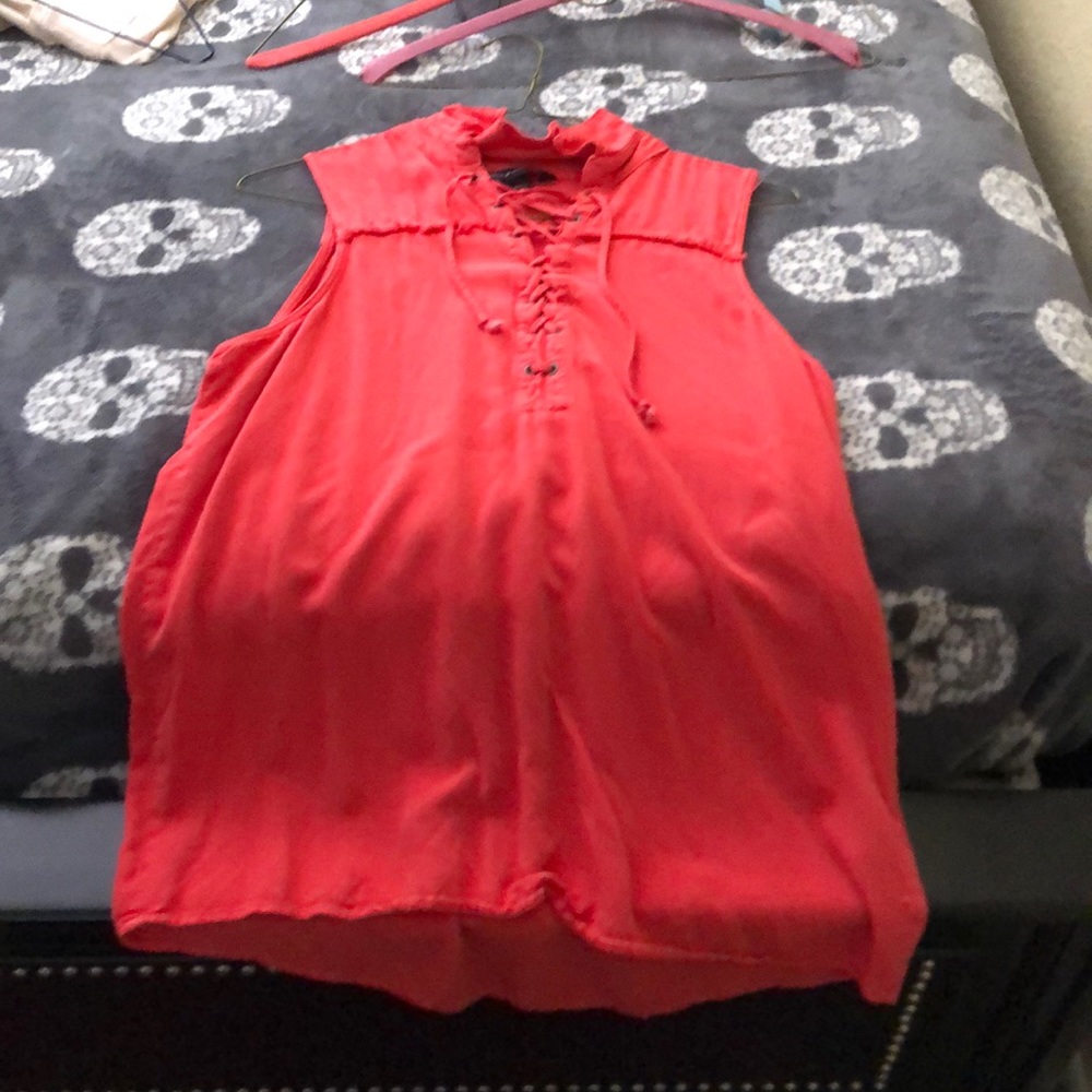 No sleeve shirt